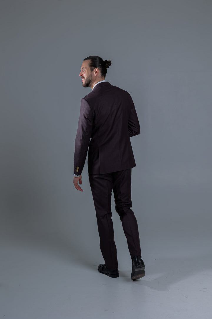 Two-piece burgundy suit with double-breasted jacket