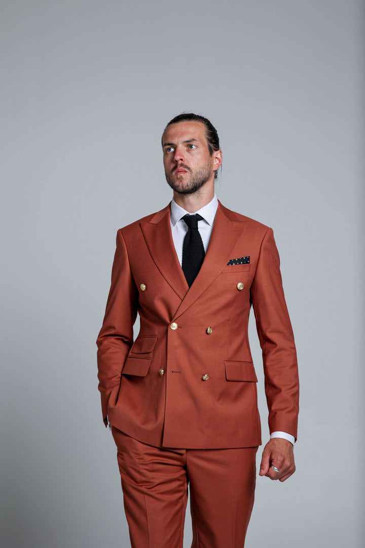 Two-piece suit with double-breasted jacket