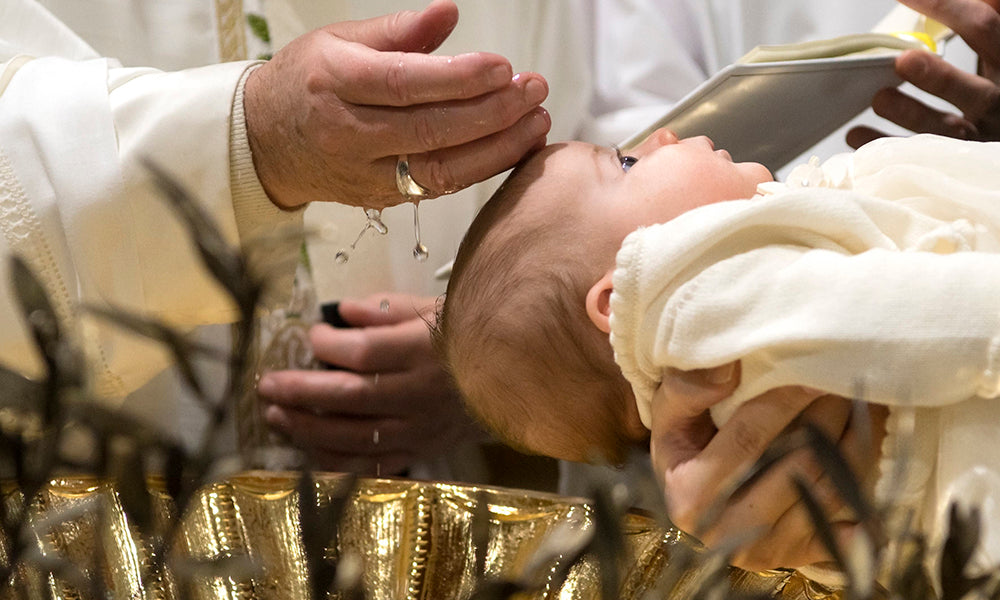 Krikštynų Aprangos Vadovas: Etiketas Tėčiams, Krikštatėviams ir Svečiams