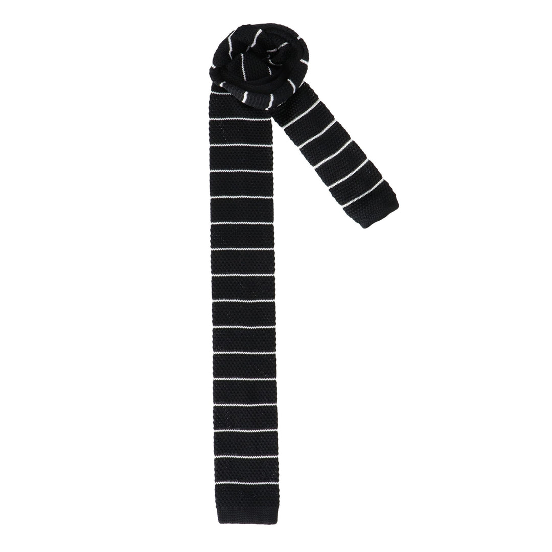 Crochet black tie with lines