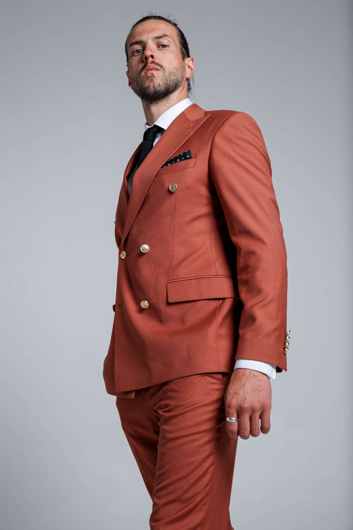 Two-piece suit with double-breasted jacket