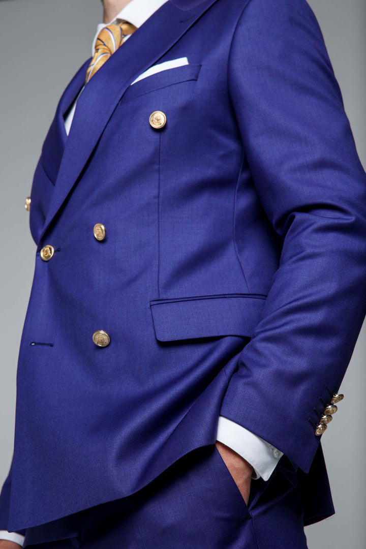 Purple two-piece suit with double-breasted jacket